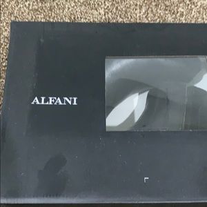 Size 11M black short boot